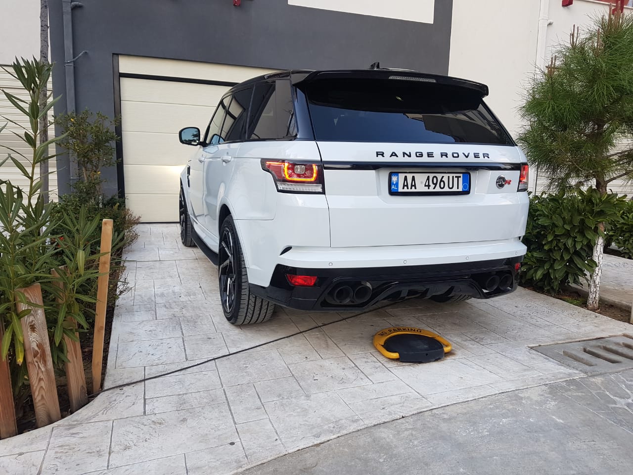 Complete Body Kit suitable for Range Rover Sport L494 (2013-2017) SVR Design with Side Skirts and Roof Spoiler