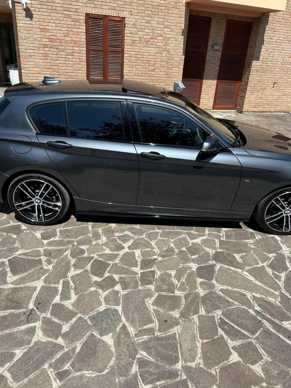 👉ART.1542 SOTTO MINIGONNE SERIE 1 F20 2011-2019 LOOK M NERO LUCIDO (192CM)👈