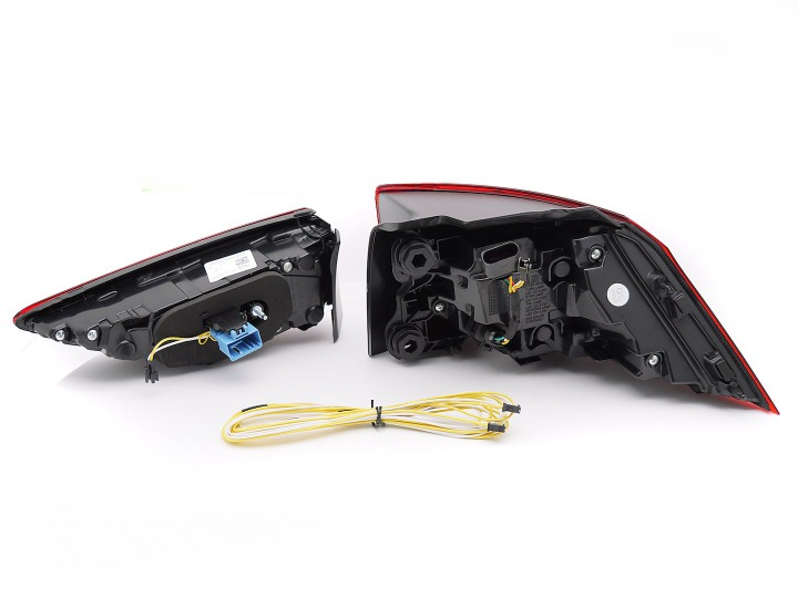 πART.10043 FARI POSTERIORI VW GOLF 8 19-24 HATCHBACK π