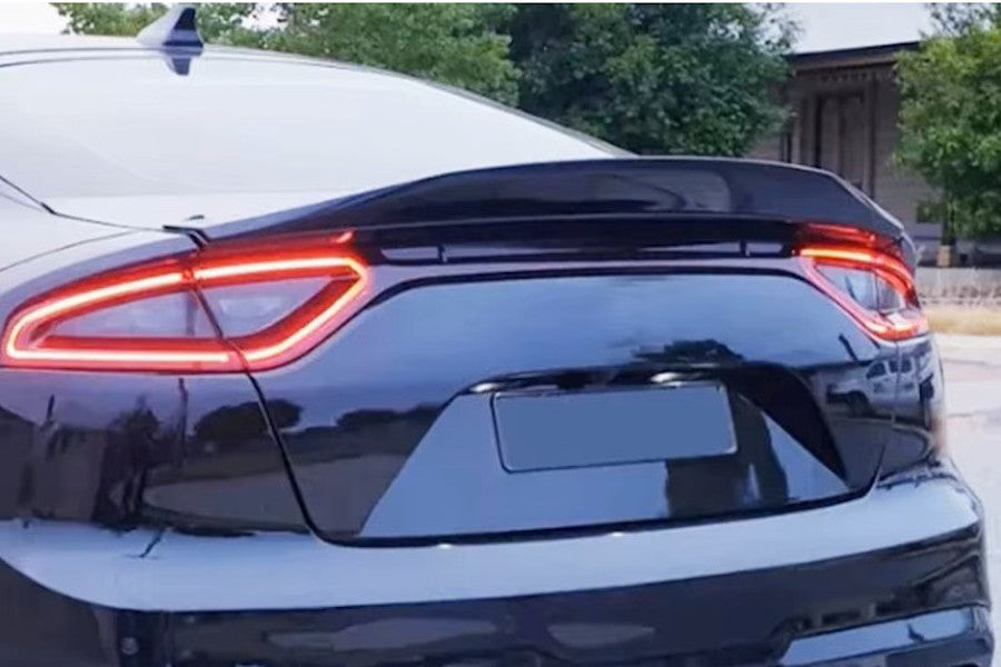 Kia Stinger 2017-2023 SPOILER BAGAGLIAIO nero opaco