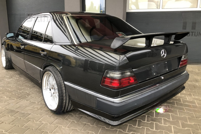 ❤️Tappo spoiler posteriore compatibile con MERCEDES Classe E W124❤️