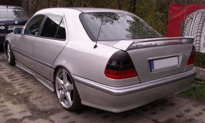❤️Tappo spoiler posteriore compatibile con MERCEDES Classe C W202 (1993–2001)❤️