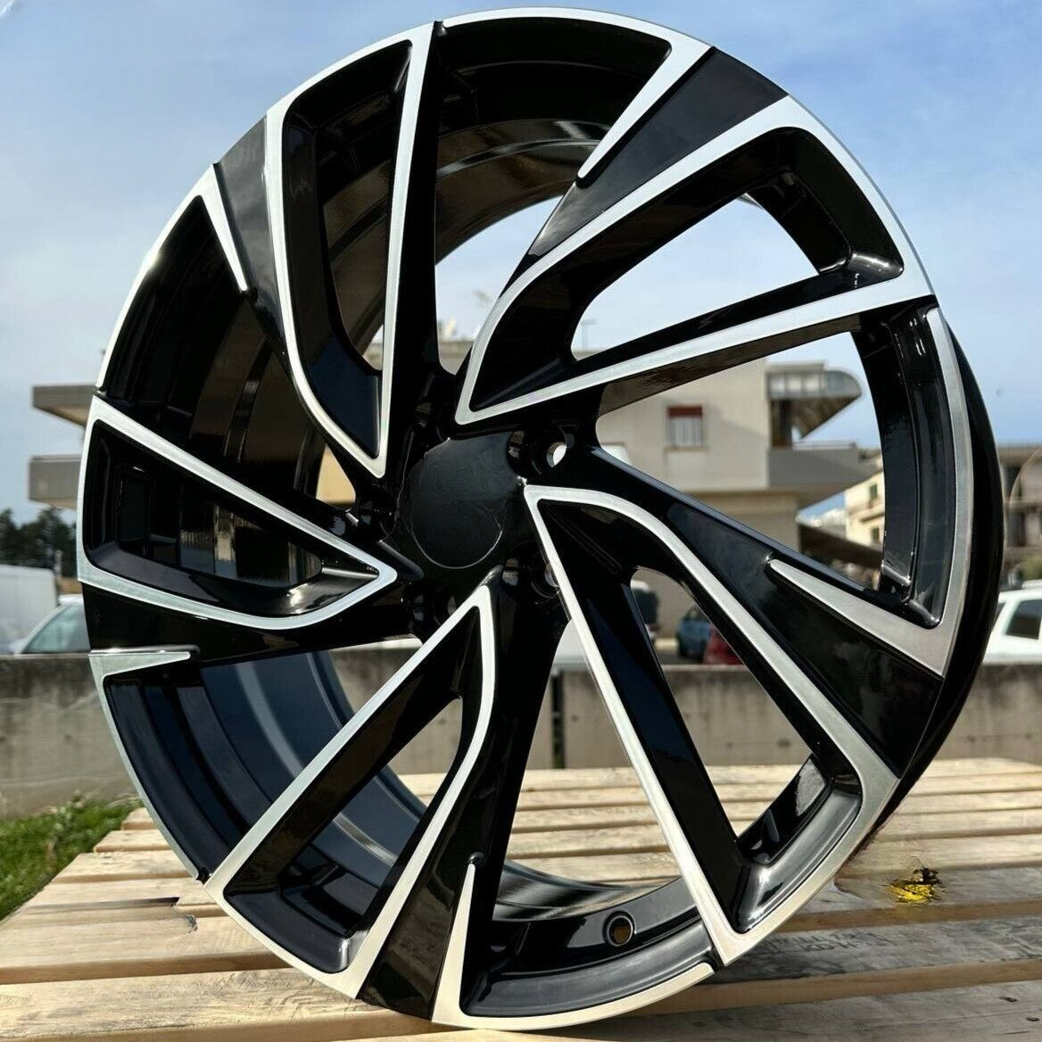 CERCHI IN LEGA ADATTI PER VW POLO GOLF 7 8 SET X 4 CERCHI 17"