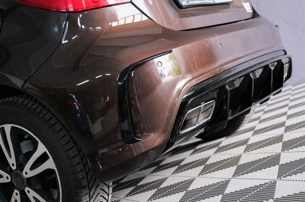 Bodykit Kit carrozzeria con griglia adatto per Mercedes Classe A W176 (2012-2018) Facelift A45