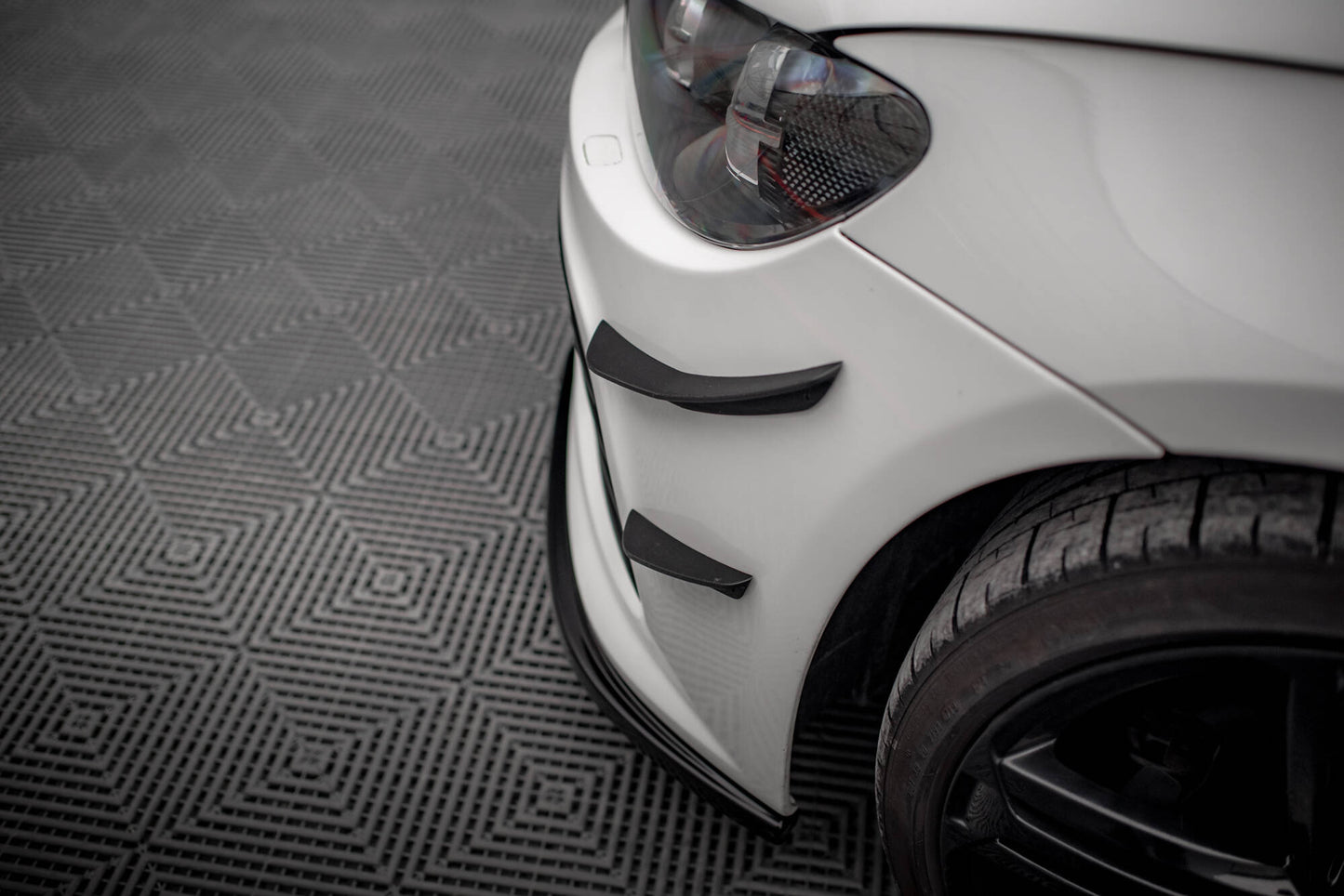 FRONT BUMPER WINGS (CANARD) VOLKSWAGEN SCIROCCO R MK3