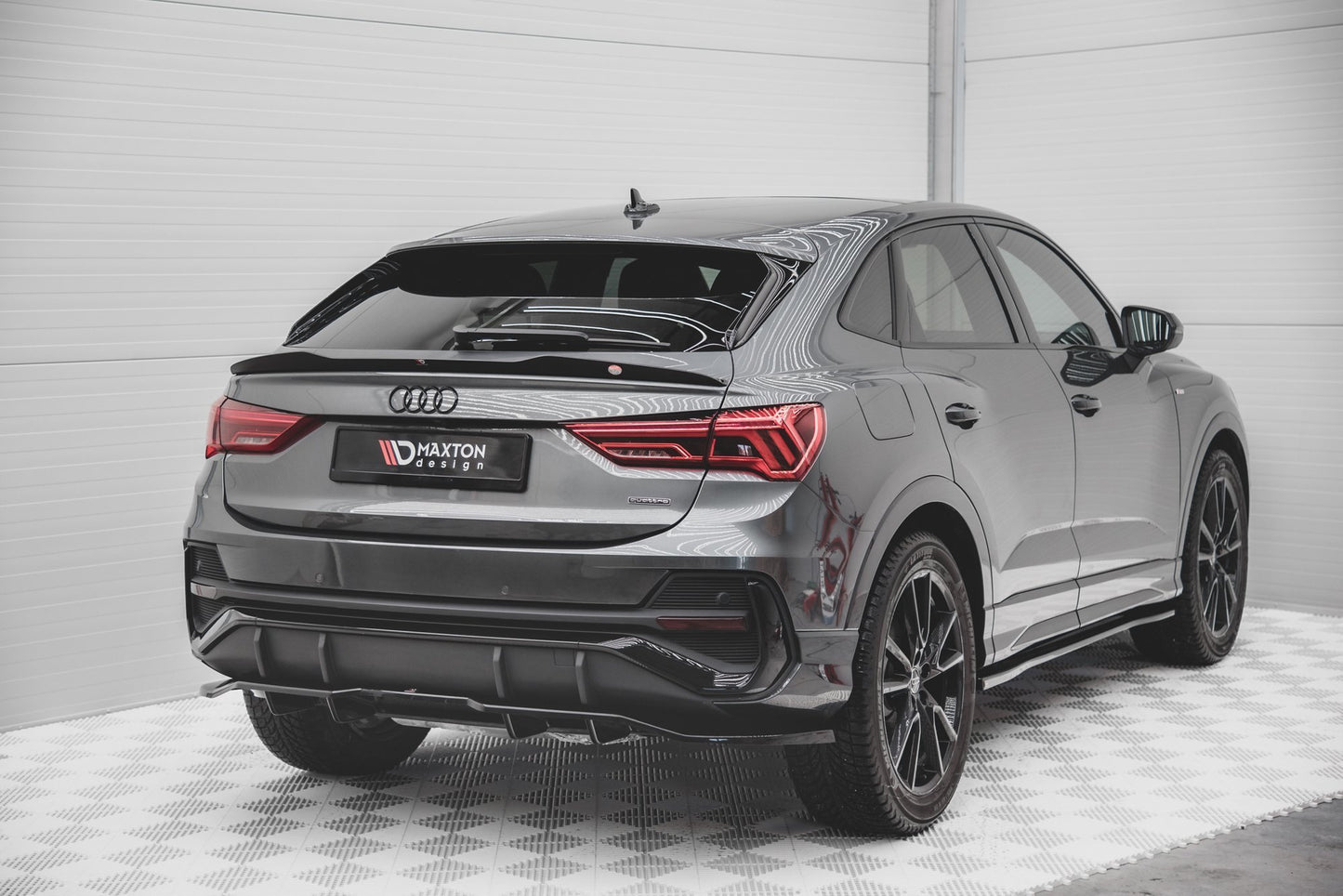 💫ART.8944 Splitter Posteriore (con barre verticali) per Audi Q3 S-Line F3 2019-2025💫