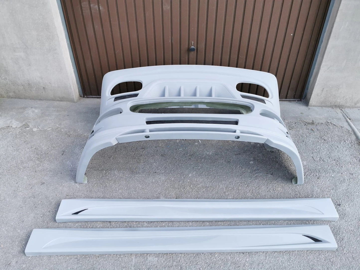 💫Bodykit per Maserati 4200 GT – Paraurti Anteriore + Posteriore + Minigonne 💫