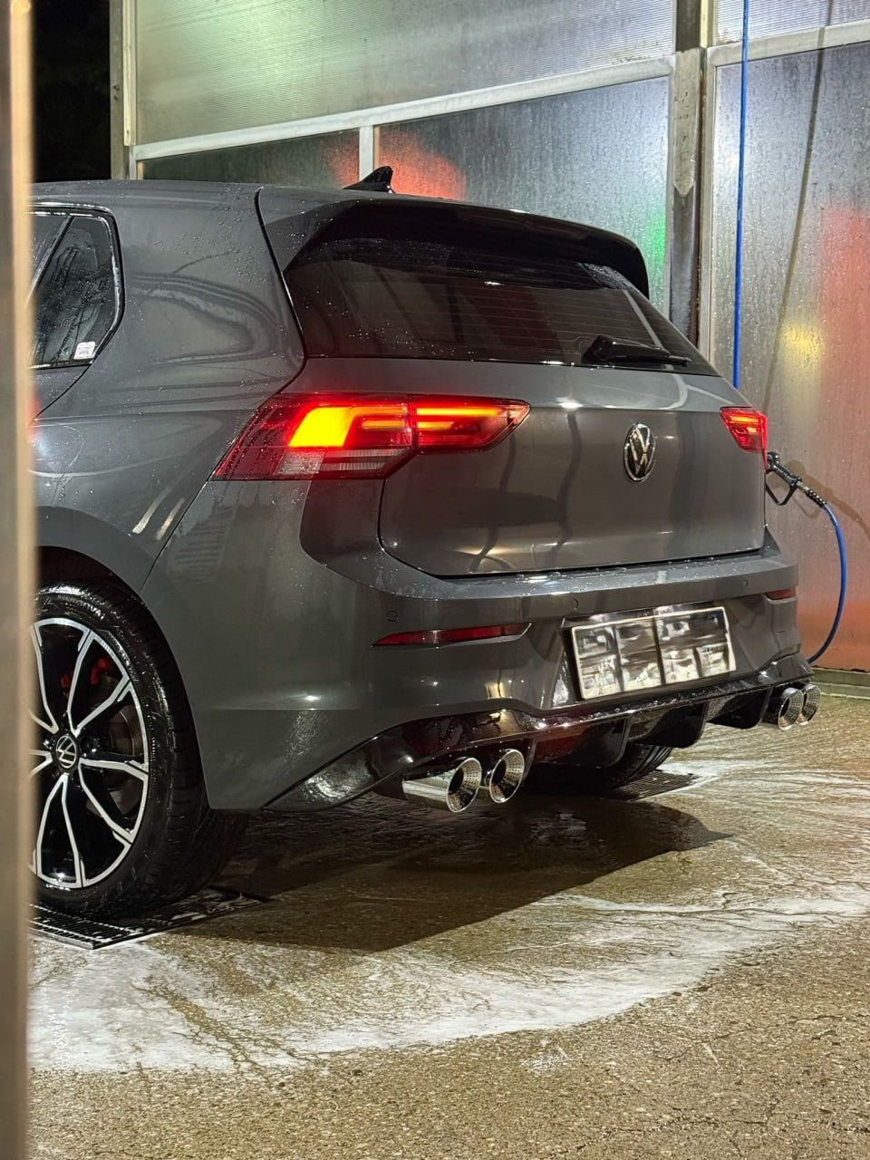 🔥DIFFUSORE POSTERIORE NERO LUCIDO ADATTO PER VW GOLF 8 LOOK R TERMINALI🔥