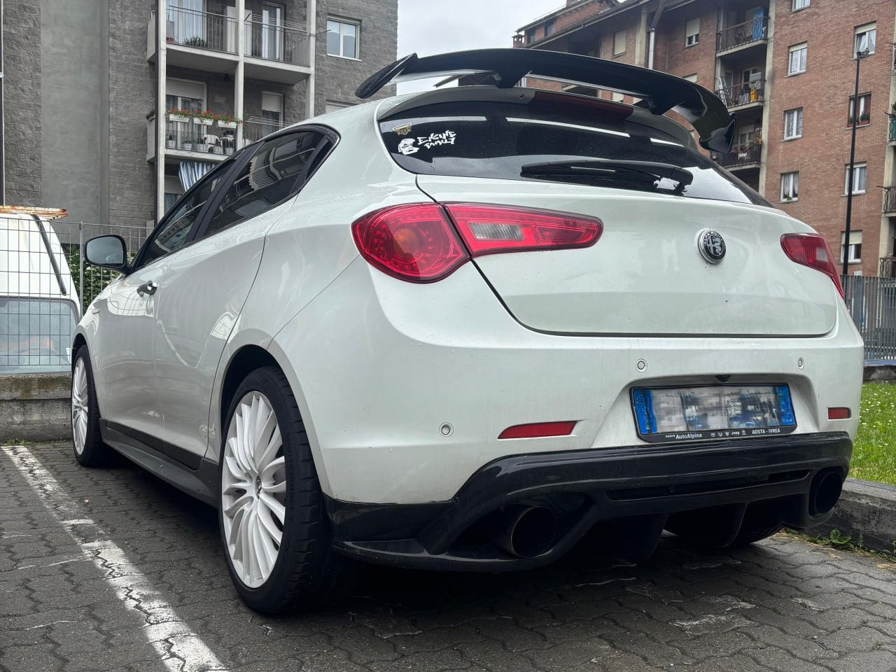 ⭐DIFFUSORE ADATTO PER ALFA ROMEO GIULIETTA LOOK QUADRIFOGLIO NERO LUCIDO⭐