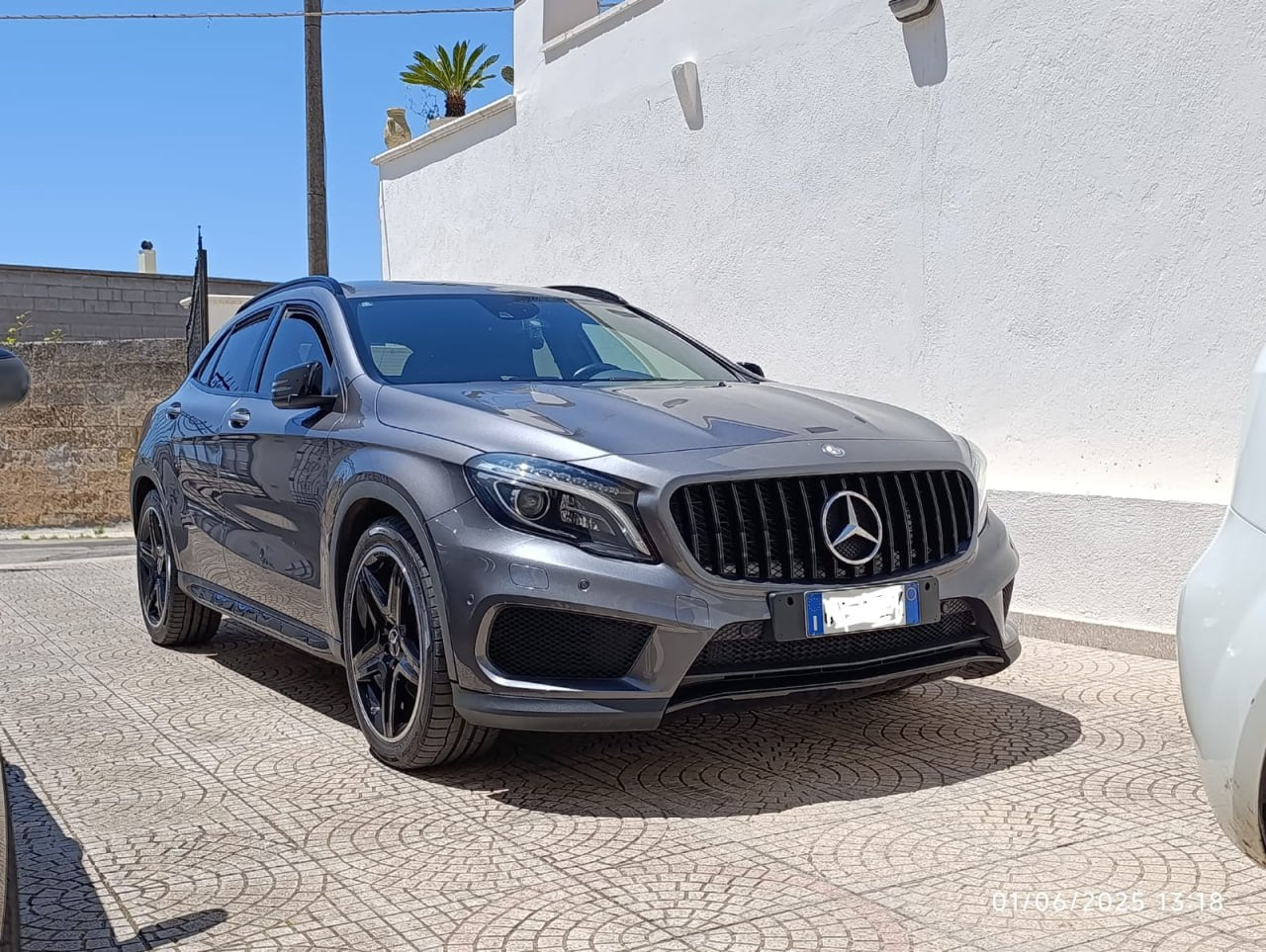 39433💎 GRIGLIA SPORTIVA NERA LUCIDA PER MERCEDES GLA X156 (2013–2016) 💎