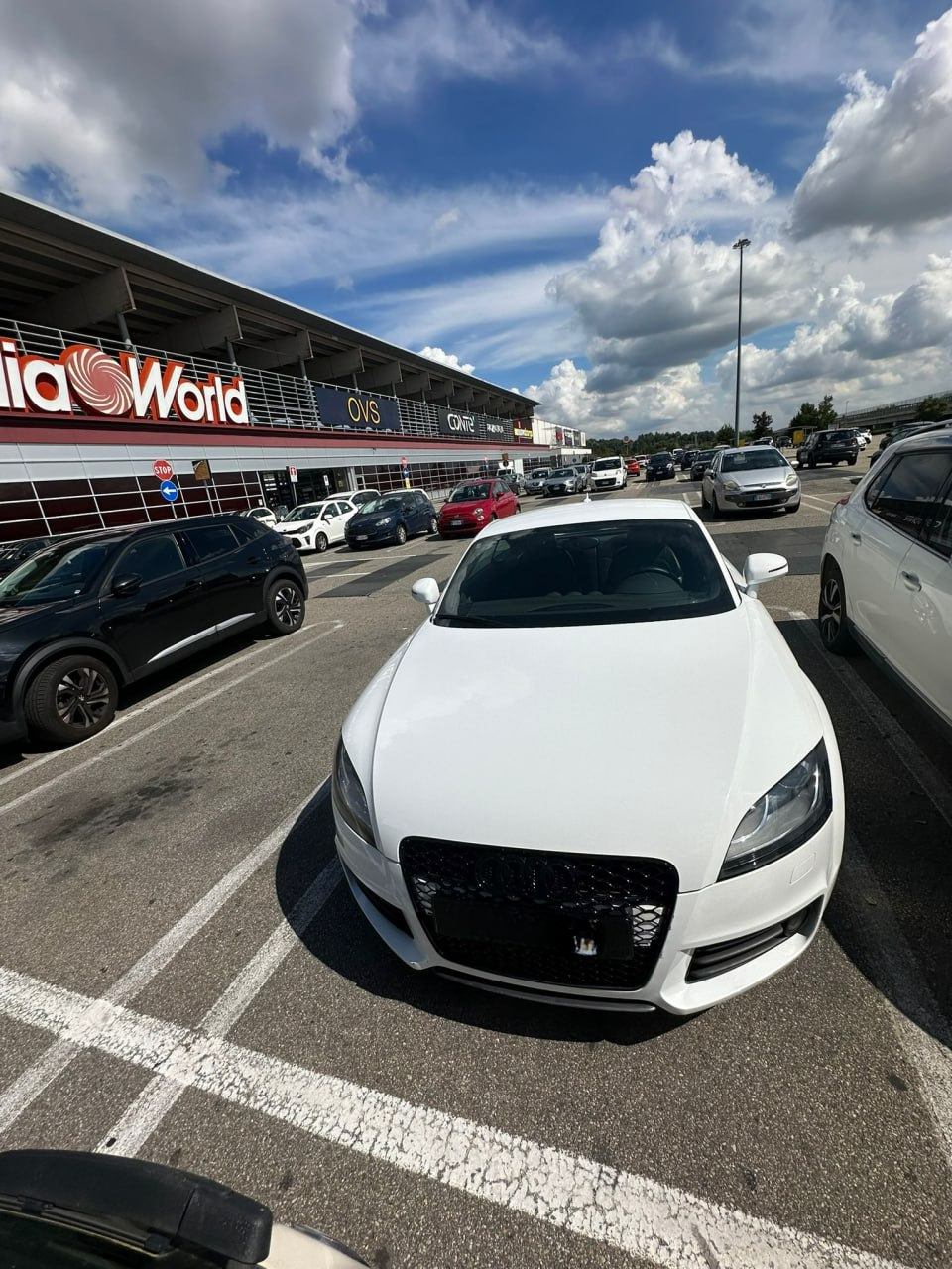 ART. 0582 GRIGLIA AUDI TT 8J 2006-2014 LOOK RSTT NERO LUCIDO