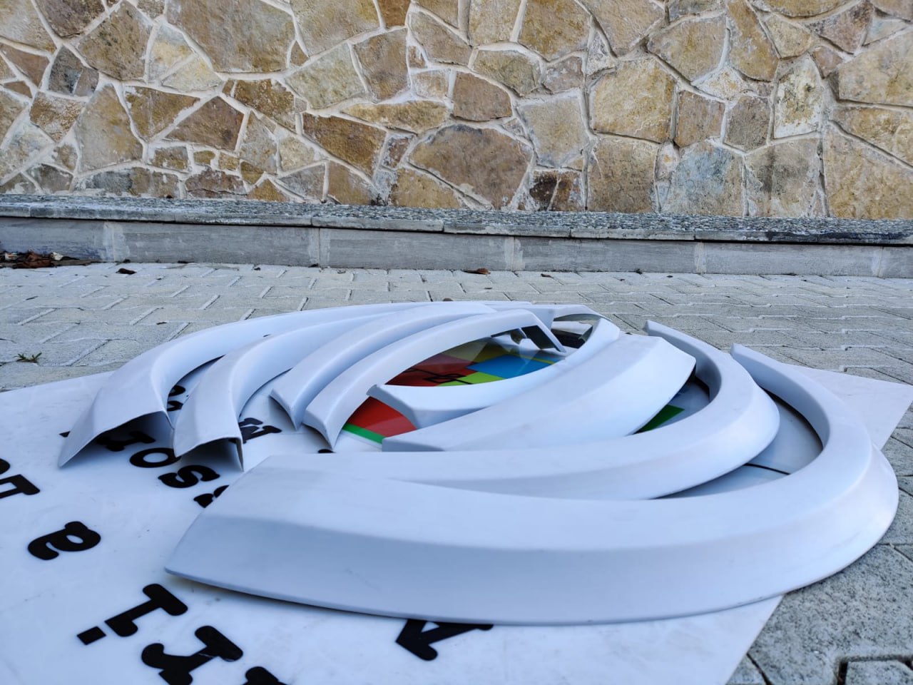 ART.3021 Parafanghi mercedes ML w164 kit 8 pezzi vetroresina