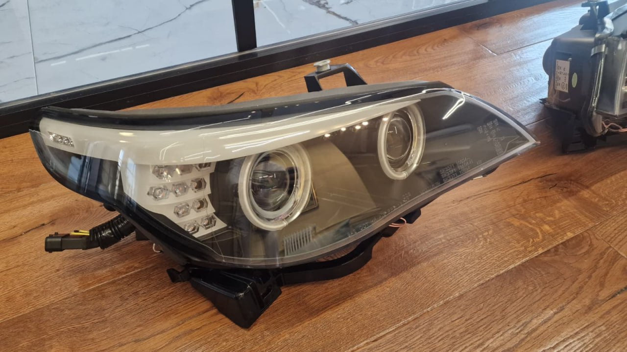 ART.4375 FARI ANTERIORI BMW SERIE 5 E60/E61 03-04