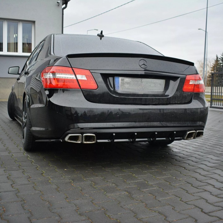 😎Spoiler posteriore adatta per Classe E W212 berlina verniciato effetto E63😎