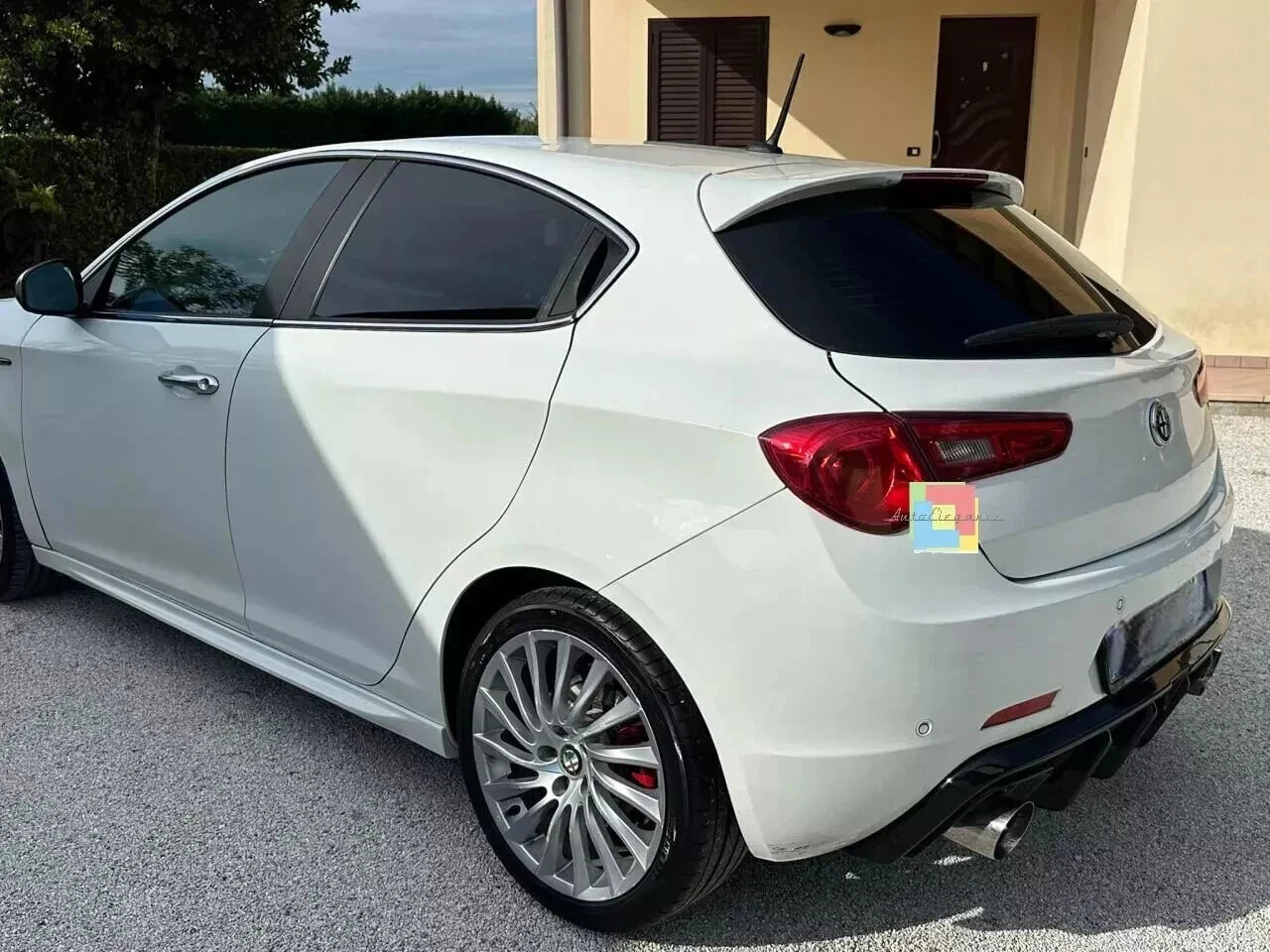 🔥DIFFUSORE ADATTO PER ALFA ROMEO GIULIETTA LOOK TUNING NERO LUCIDO🔥