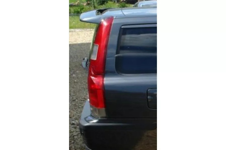 🔥Spoiler Tetto Posteriore per Volvo V70 / XC70 (2000–2007) – Tuning Estetico 🔥