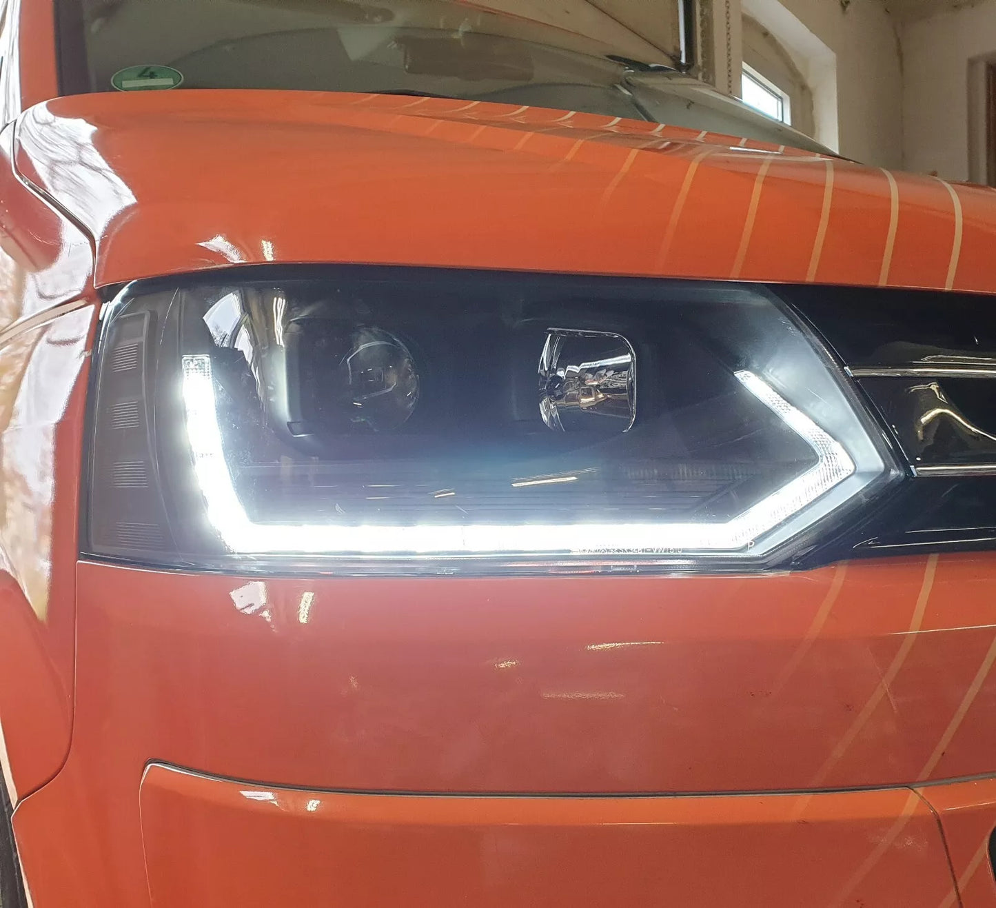 Fari per VW T5 GP Bus 09-15 Facelift Frecce Led Dinamiche Sonar
