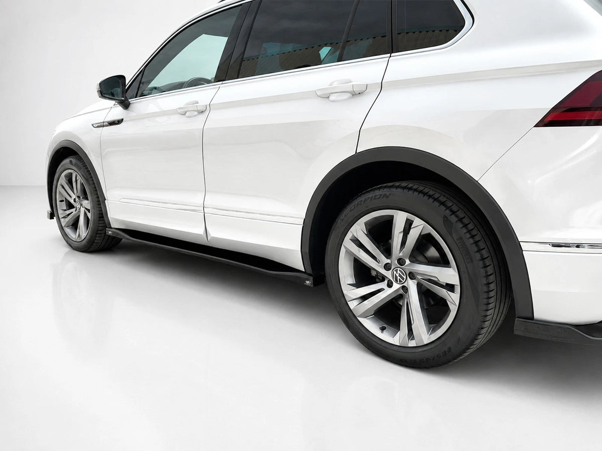 👉Estensioni laterali per VW Tiguan R / R-Line MK2 facelift in ABS nero lucido👈