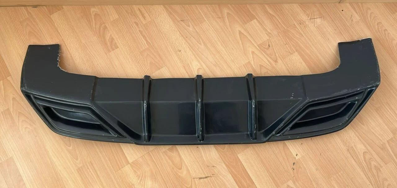 🔥2252🔥DIFFUSORE PER SEAT LEON MK4 – PIANO BLACK VACUUM PLASTIC 2020+🔥