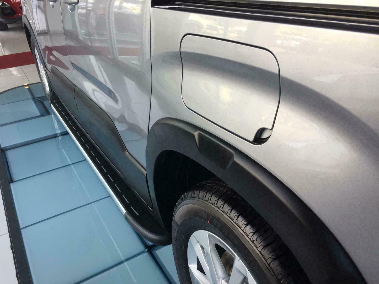 PEDANE LATERALI NISSAN X-TRAIL T32 2014+ SOTTO PORTA ANTISCIVOLO