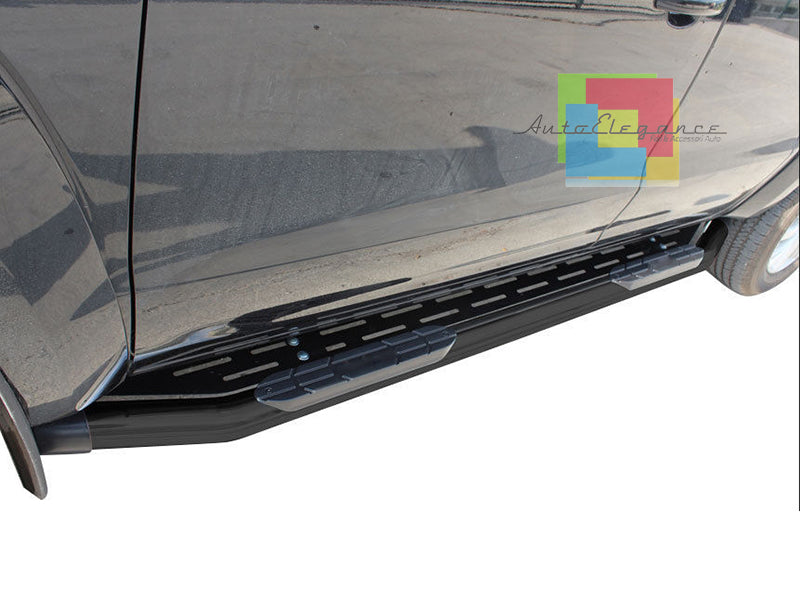 PEDANE LATERALI NERE VW AMAROK 2010+ SOTTO PORTA IN ALLUMINIO / ABS TUBOLARI