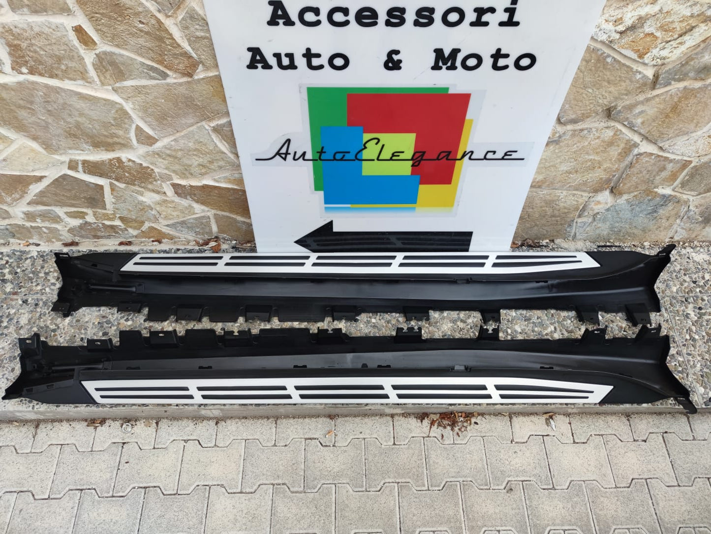 BMW X5 G05 2018- PEDANE LATERALI SOTTO PORTA ANTISCIVOLO AUTOELEGANCERICAMBI