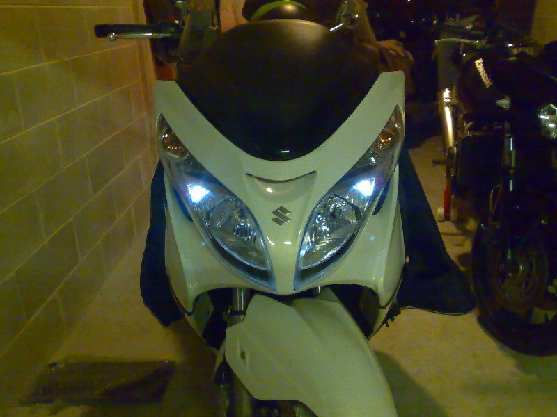 SUZUKI BURGMAN LUCI POSIZIONE INTERNO A 5 LED T10 SMD BIANCO COPPIA