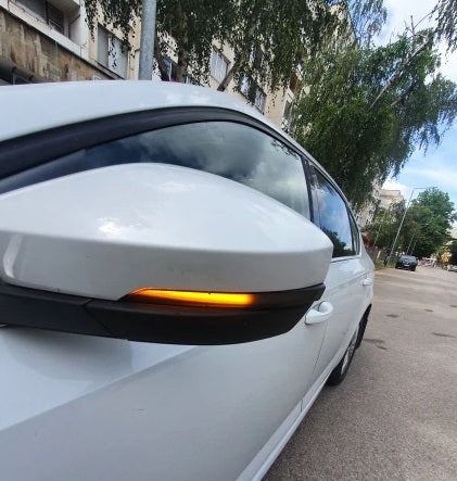 SKODA OCTAVIA III 2012-2016 DYNAMIC LED INDICATORS FOR SLIDING SIDE MIRRORS