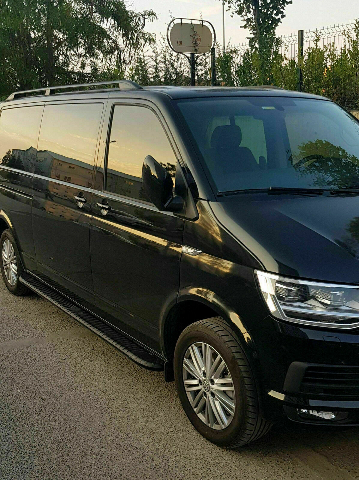 VW T5 T6 TRANSPORTER CARAVELLE PASSO LUNGO PEDANE LATERALI SOTTO PORTA ALLUMINIO NERO