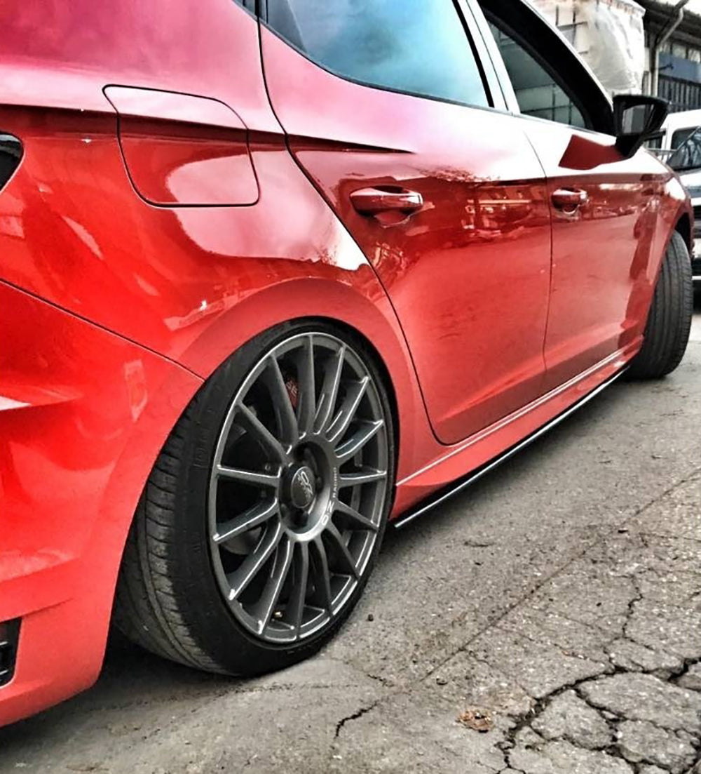 FLAPS SOTTO MINIGONNE LATERALI SEAT LEON 5F MK3 2012+ ABS NERO LUCIDO