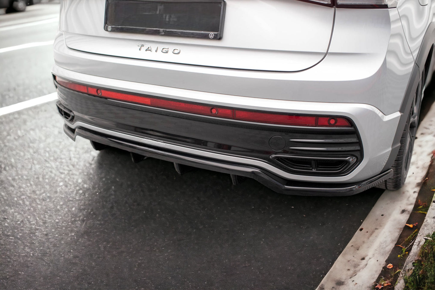 SPLITTER POSTERIORE CENTRALE (CON BARRE VERTICALI) VOLKSWAGEN TAIGO R-LINE MK1