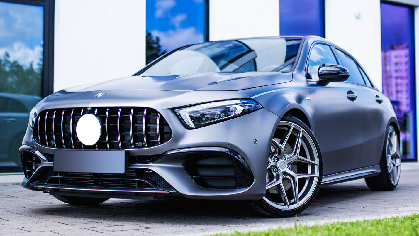 PARAURTI ANTERIORE ADATTO PER CLASSE A W177 LOOK AMG A45S + GRIGLIA CROMATA