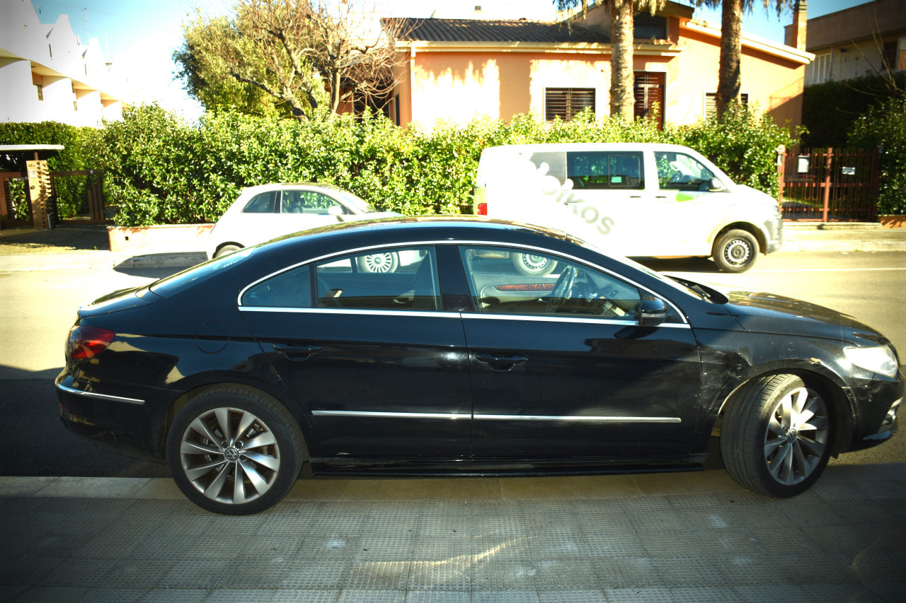 SOTTO MINIGONNE ADATTE PER VW PASSAT CC LOOK NERO LUCIDE DESIGN SPORTIVO