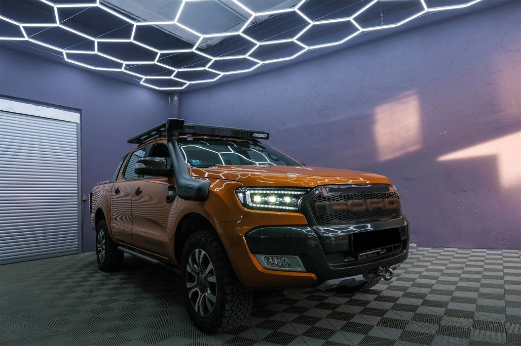 FARI ANTERIORI ADATTI PER FORD RANGER T6 2015-2020 FULL LED DINAMICI LOOK NERO