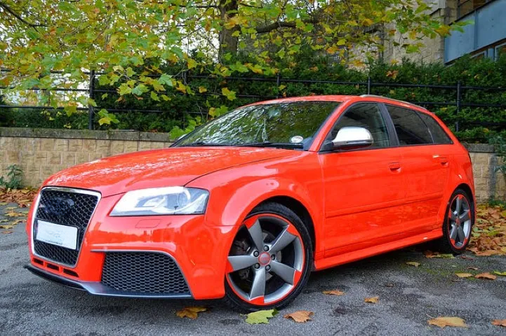 GRIGLIA ADATTA PER AUDI A3 8P 2008-2012 BORDO CROMATO LOOK RS3 DESIGN SPORTIVO