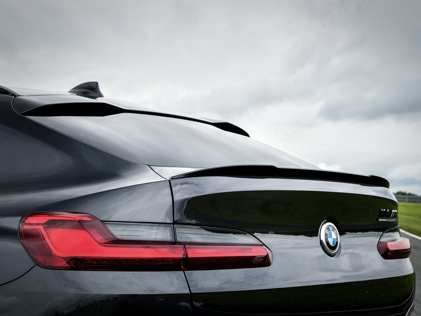 SPOILER BAGAGLIAIO ADATTO PER BMW X4 G02 2018+ LOOK M COMPETITION NERO LUCIDO