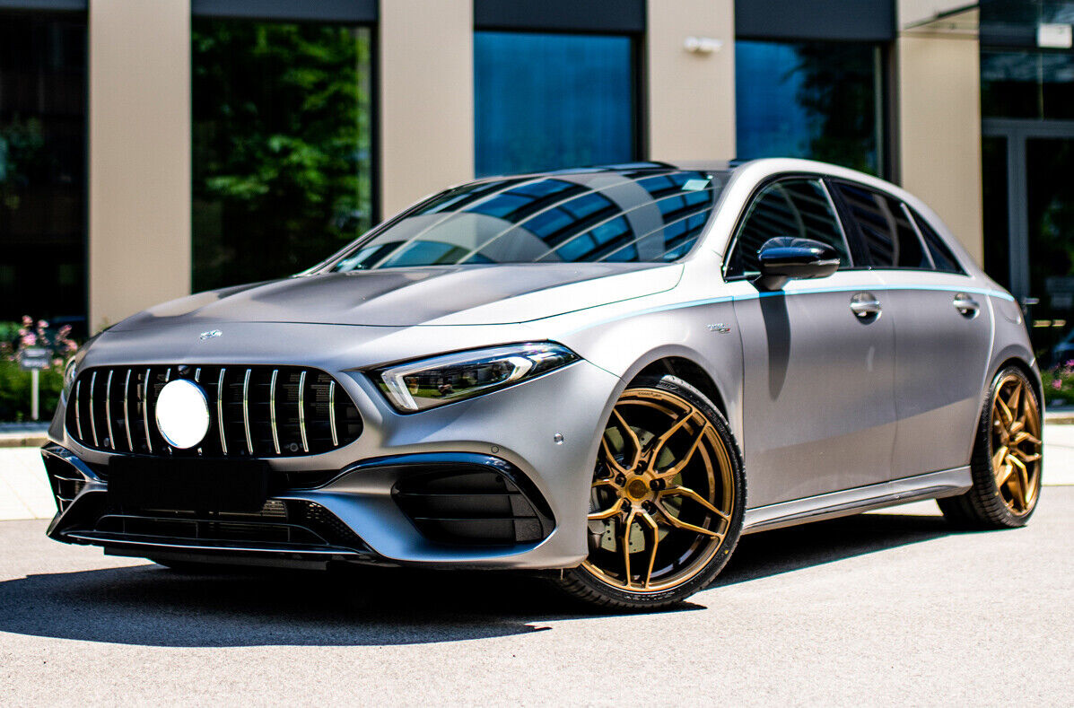 PARAURTI ANTERIORE ADATTO PER CLASSE A W177 LOOK AMG A45S + GRIGLIA CROMATA