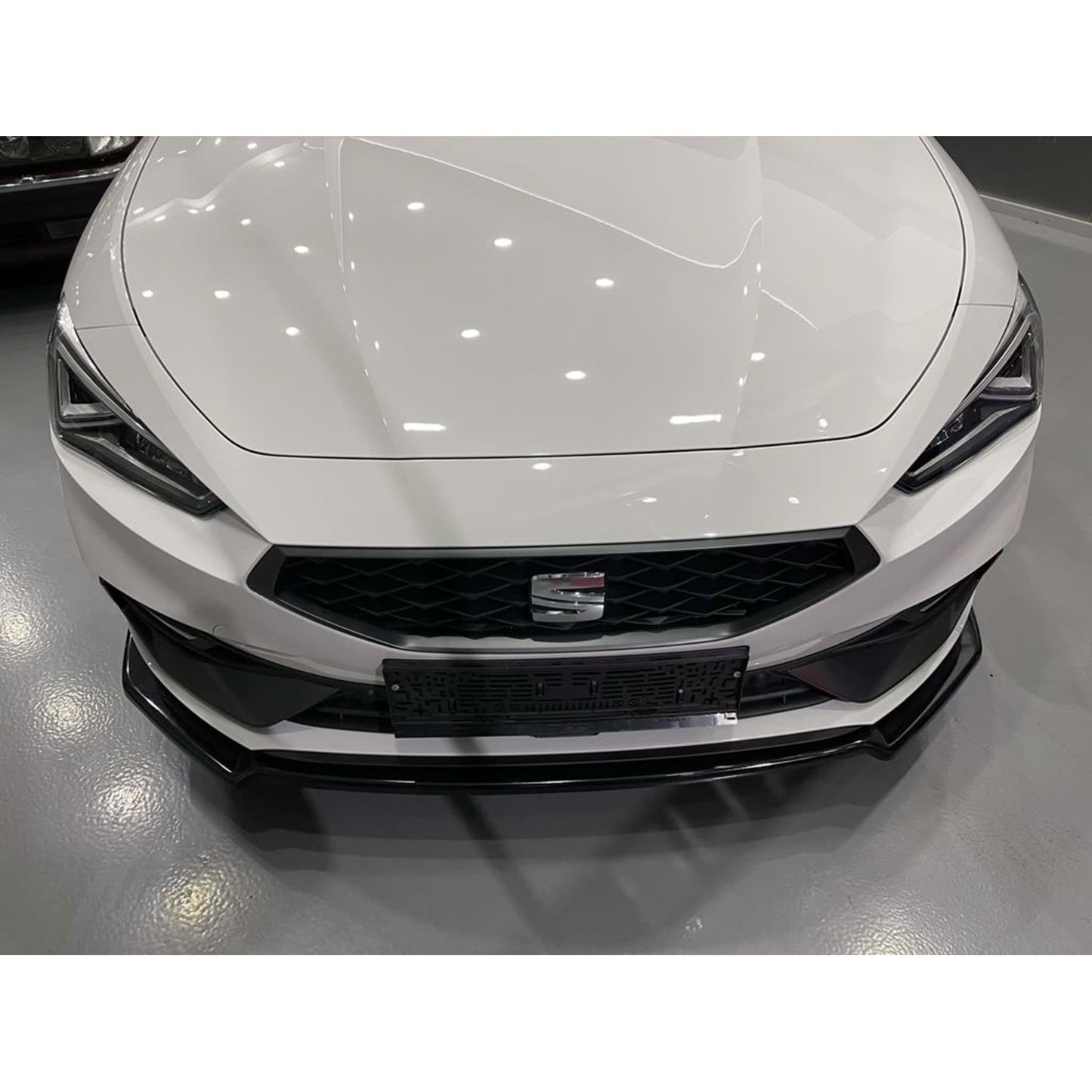Leon Mk4 FR Max V4 Labbro Anteriore Piano Nero Vuoto Plastica 2020 in poi