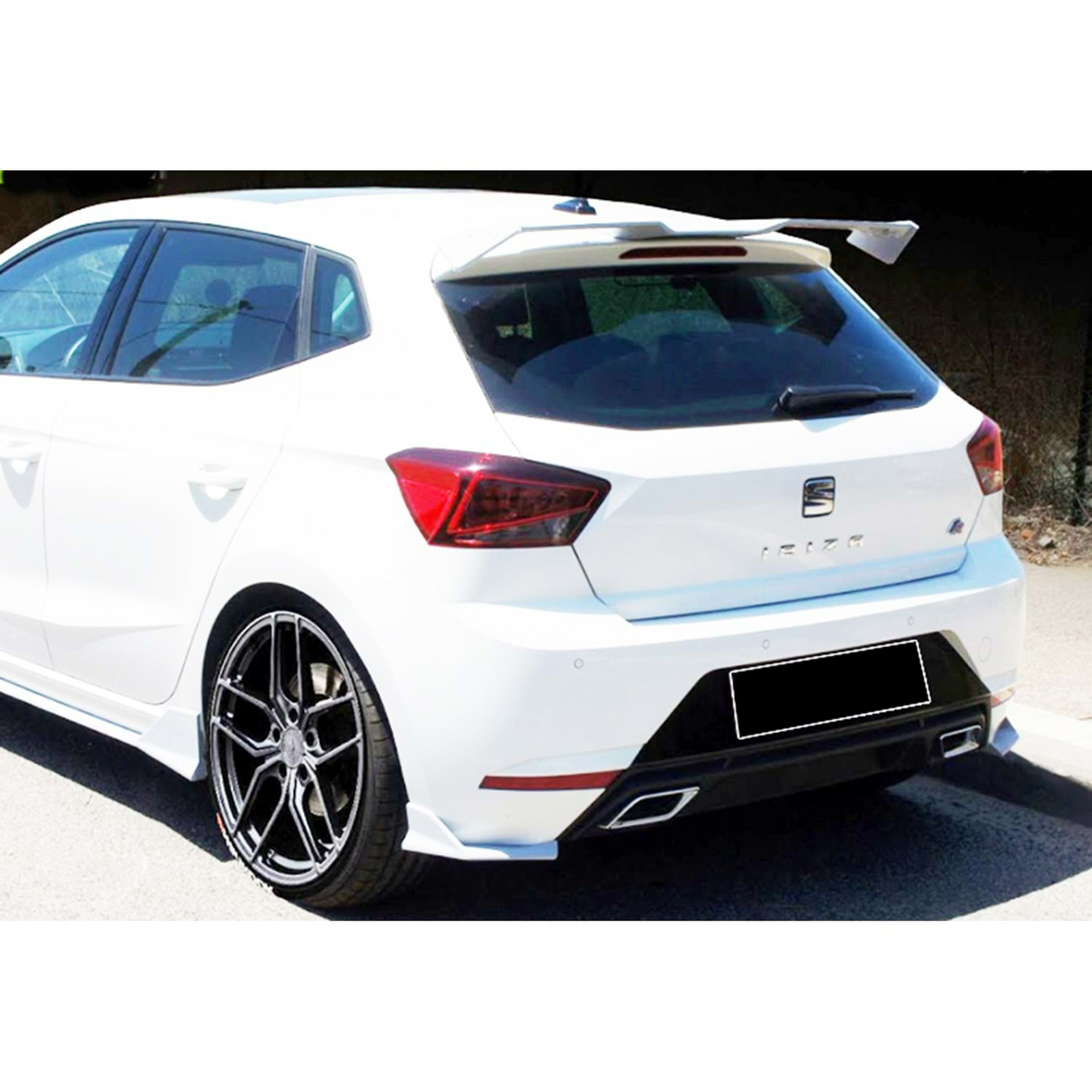 ibiza Mk5 Lenz Paraurti posteriore Flap Piano Nero Aspirapolvere Plastica 2017-in poi