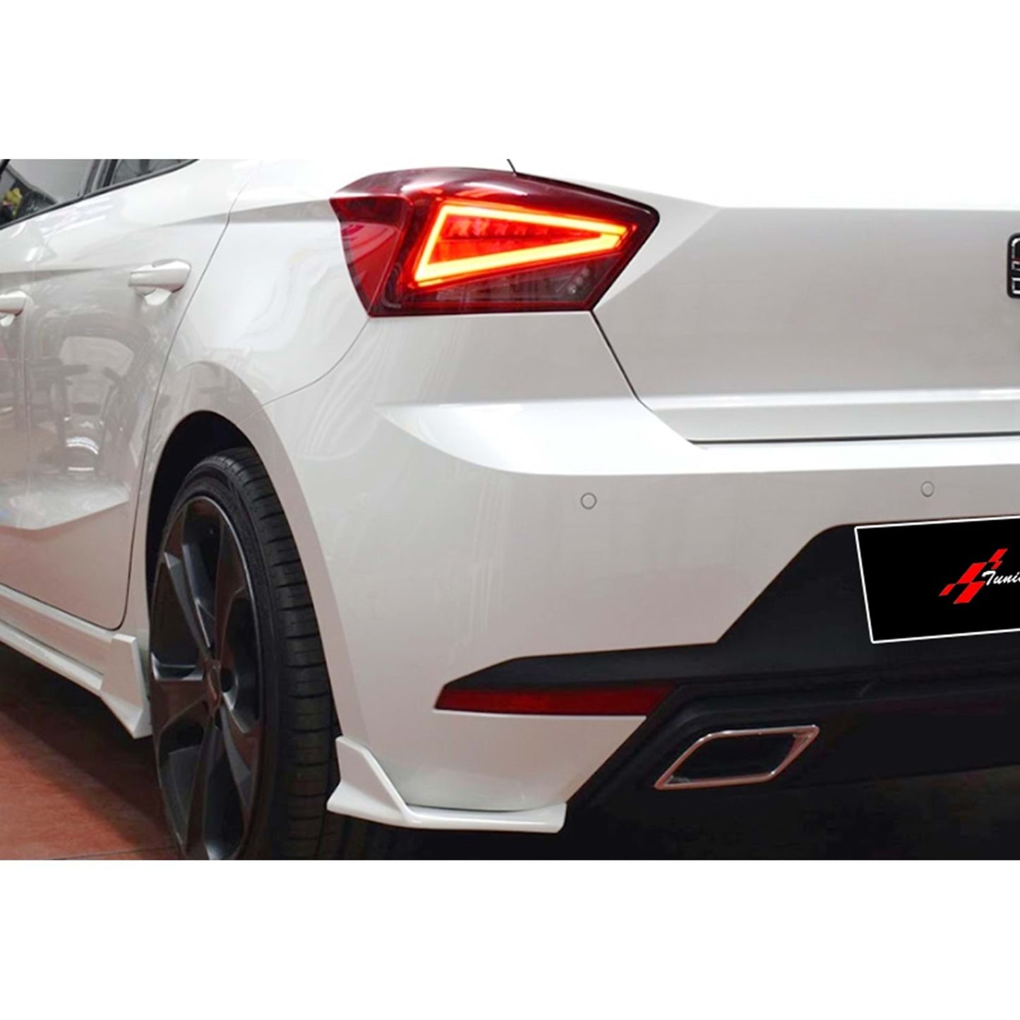 💕ART.8314 SEAT IBIZA Mk5  Flaps Piano Black Vacuum Plastic / 2017 - up💕