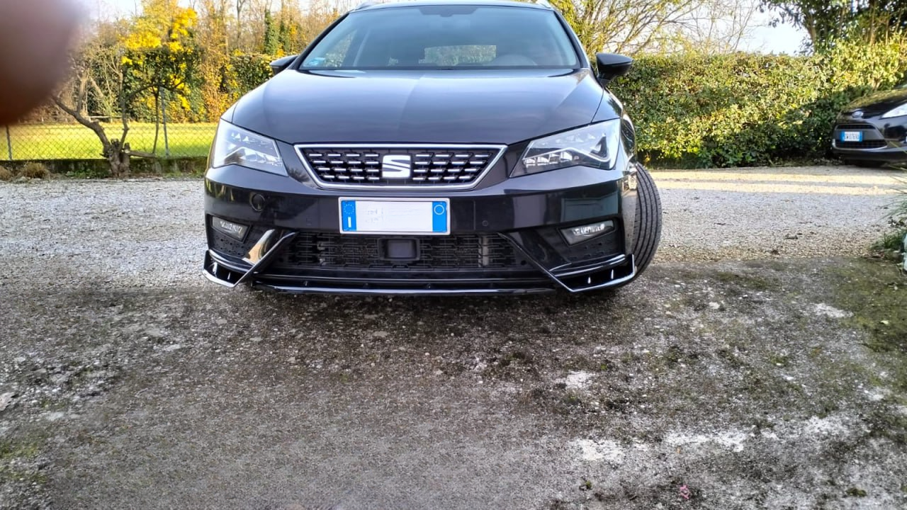 SPLITTER ADATTO PER SEAT LEON 5F FL 2017-2020 FR LOOK NERO LUCID DESIGN SPORTIVO