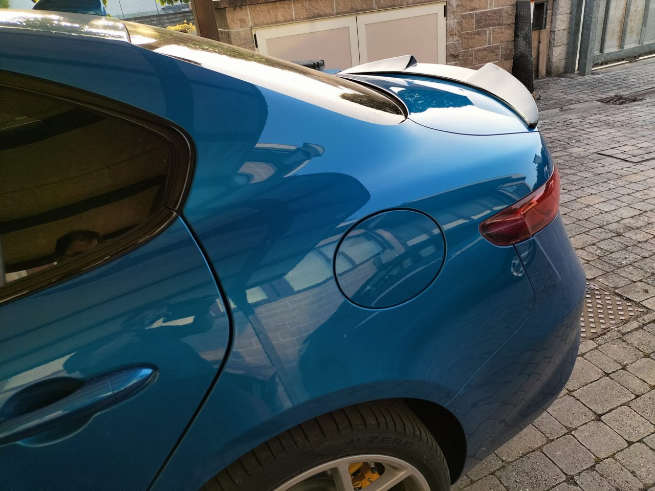 SPOILER COFANO ADATTO PER ALFA ROMEO GIULIA 2015-2021 DESING SPORTIVO Carbon Look
