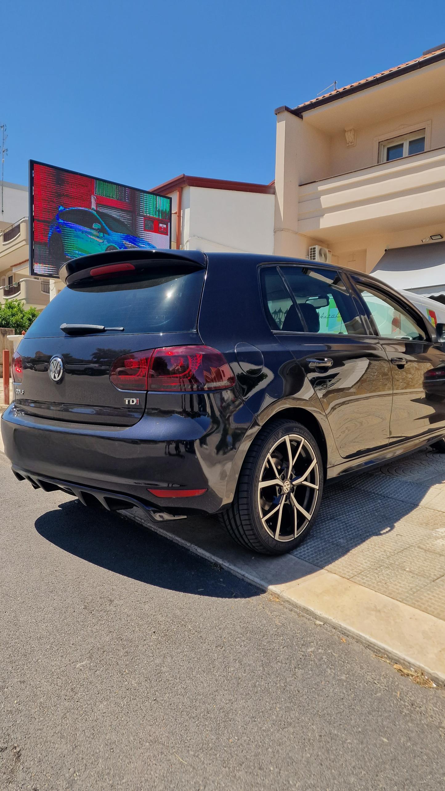 🟢SPOILER SUL TETTO VW GOLF 6 2008-2012🟢LUNOTTO POSTERIORE NERO LUCIDO✨