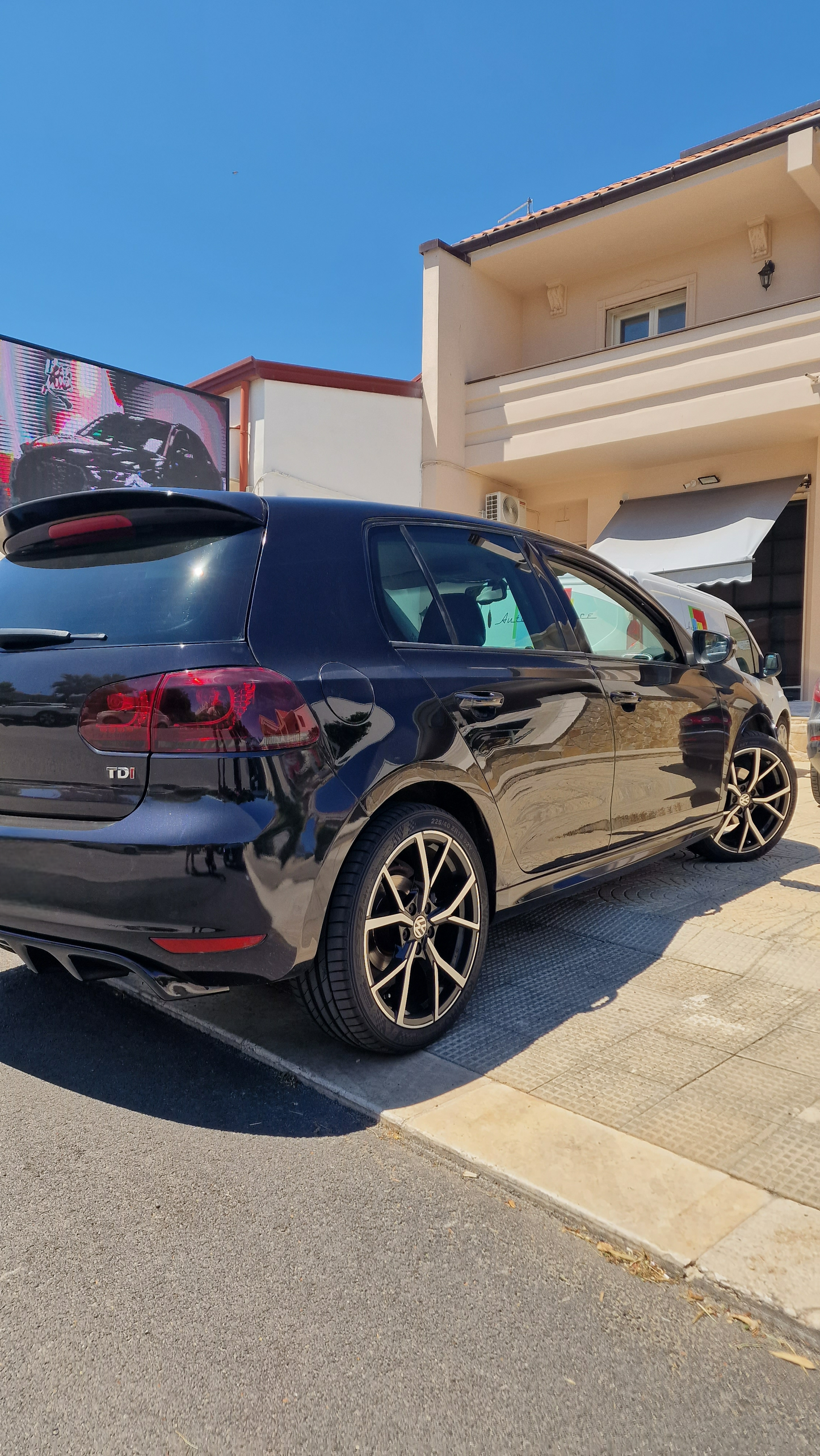 🟢SPOILER SUL TETTO VW GOLF 6 2008-2012🟢LUNOTTO POSTERIORE NERO LUCIDO✨