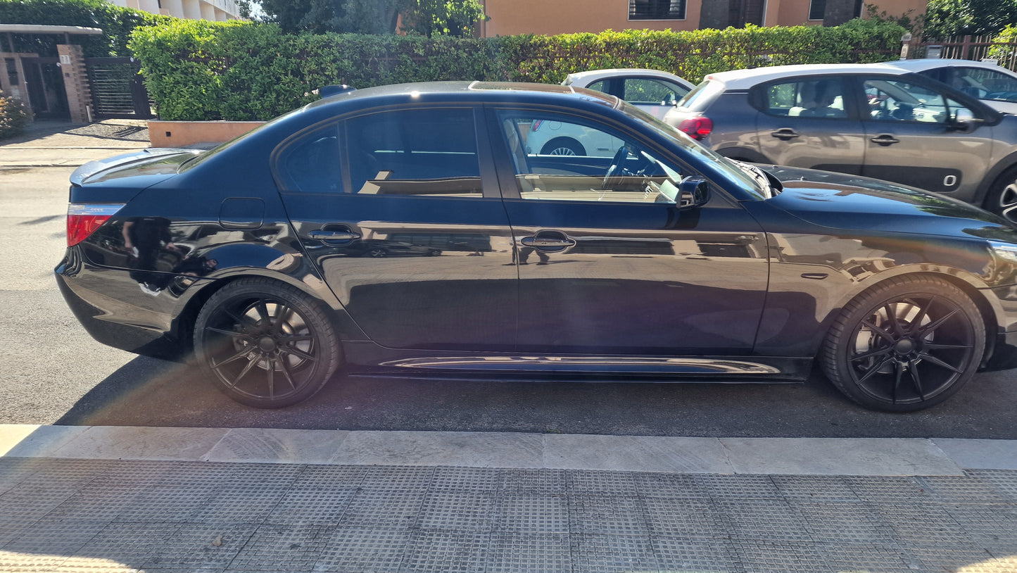 UNDER SKIRTS SUITABLE FOR BMW 5 SERIES E60 E61 2003-2010 M5 LOOK GLOSS BLACK