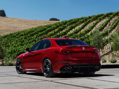 ART. 0345 DIFFUSORE GIULIA 2016-2021 STANDARD LOOK QUADRIFOGLIO NERO LUCIDO