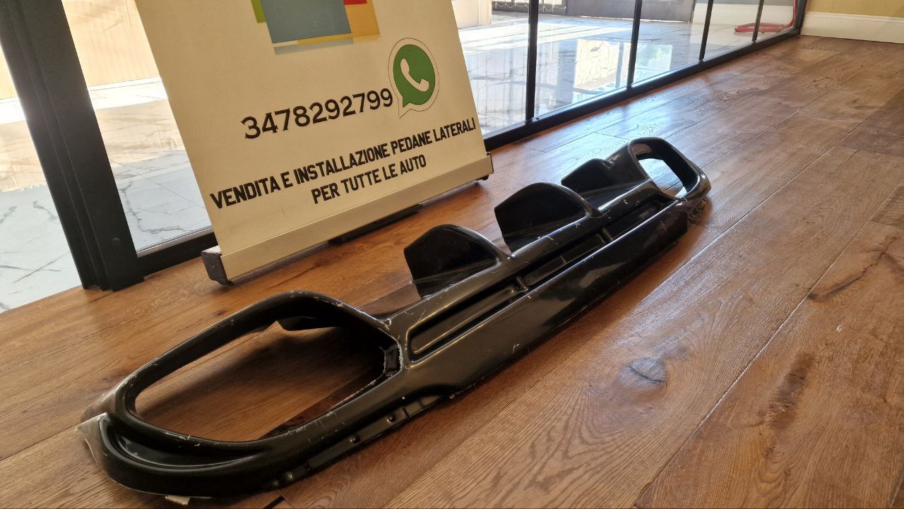 ART. 0345 DIFFUSORE GIULIA 2016-2021 STANDARD LOOK QUADRIFOGLIO NERO LUCIDO