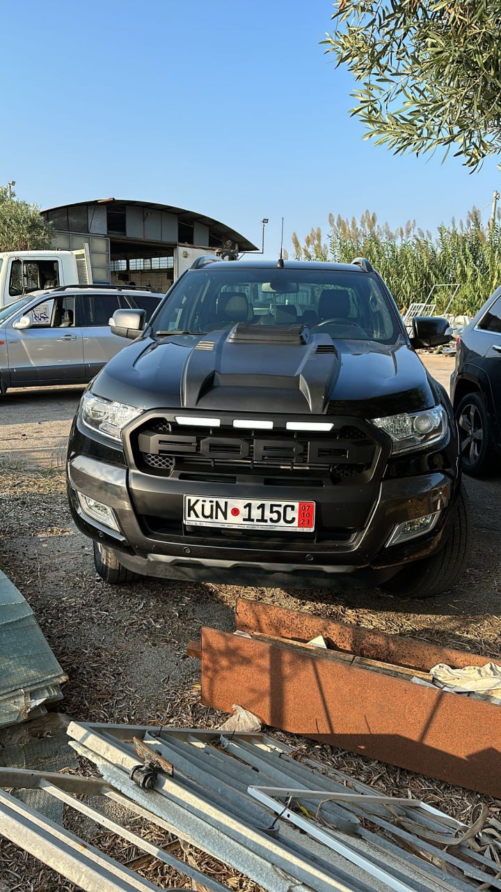 GRILLE SUITABLE FOR FORD RANGER T6 2015-2018 MATT BLACK + LED SPORT LOOK
