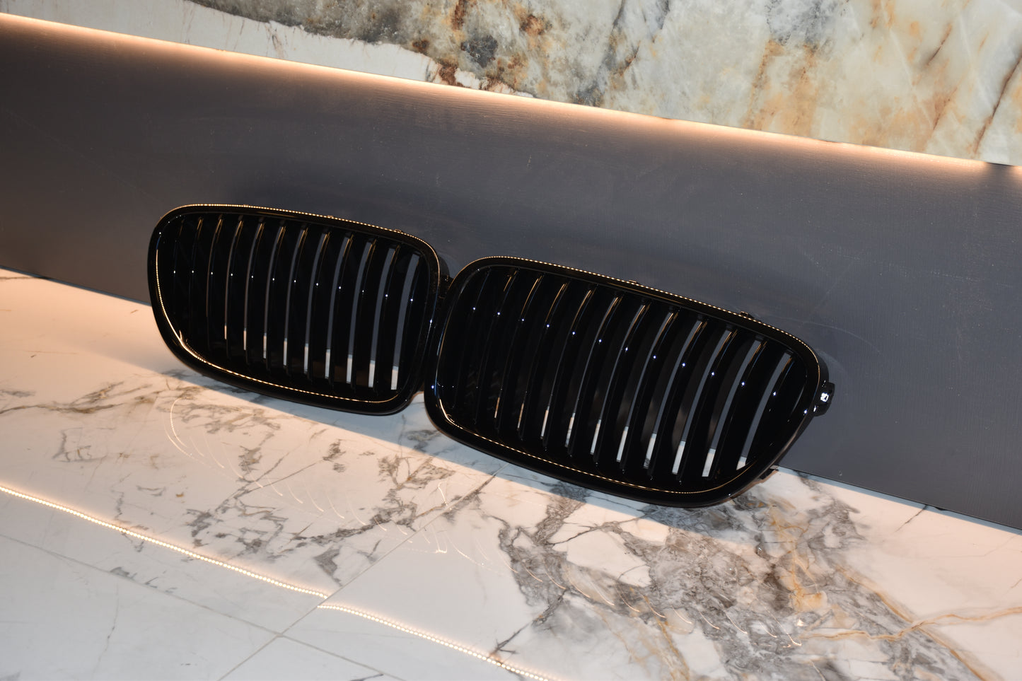 GRIGLIA ADATTA PER BMW SERIE 5 F10 F11 SINGOLA FASCIA LOOK NERO LUCIDO