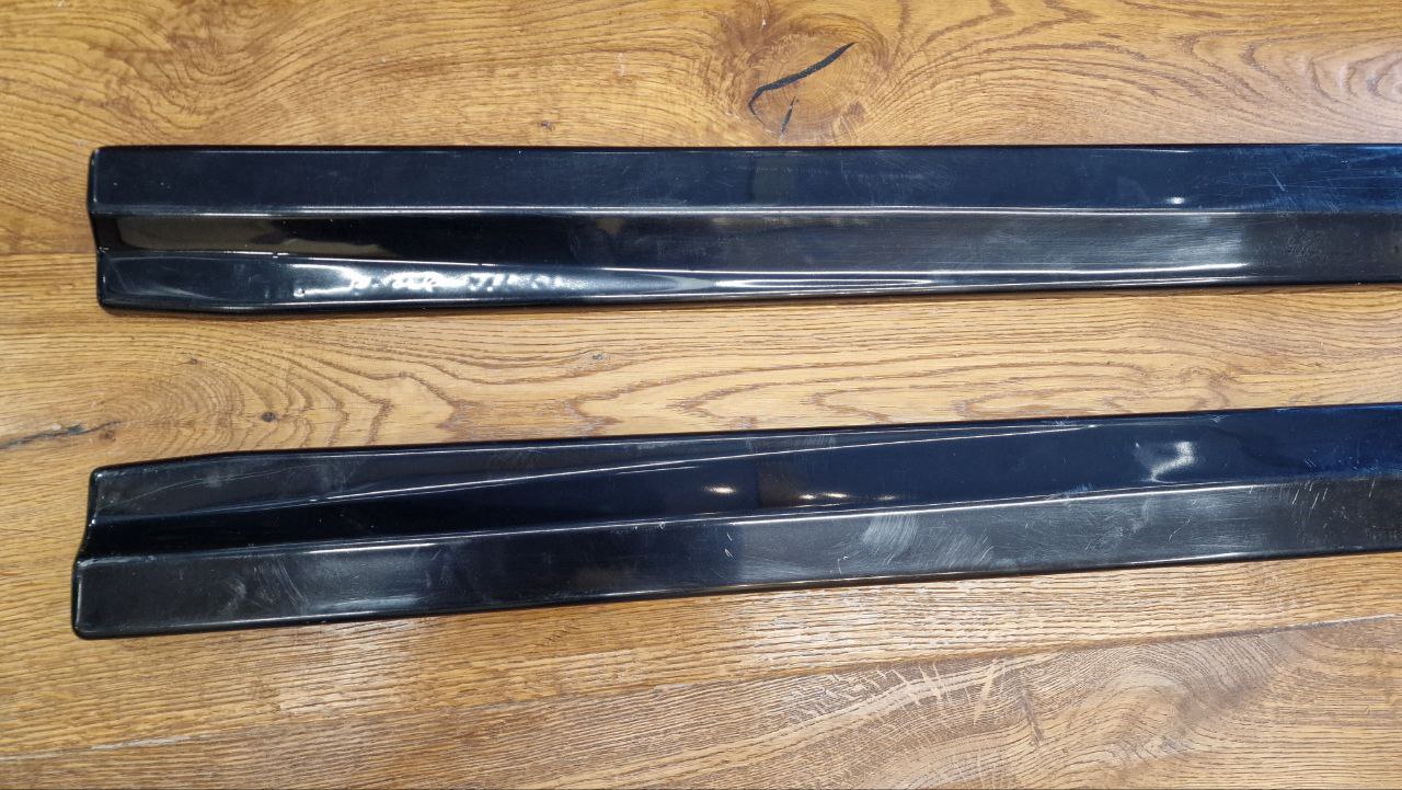 UNDER SKIRTS SUITABLE FOR FORD FOCUS MK4 2019+ GLOSSY BLACK SPORTY LOOK 